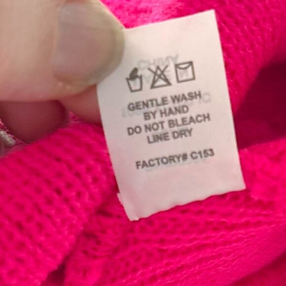 The North Face Dark Pink Winter Hat - Fleece - Classic Trendy Cozy - Picture 6 of 7